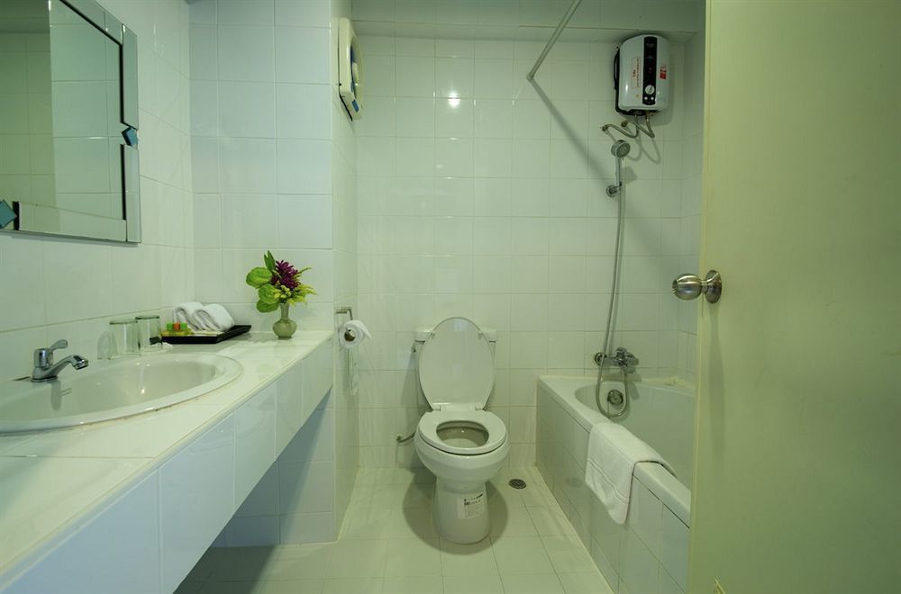 Vista Hotel Chiang Mai - Sha Extra Plus Exterior foto